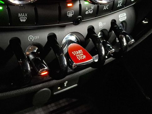 Certified 2023 MINI Cooper Clubman S AWD/4WD image 19