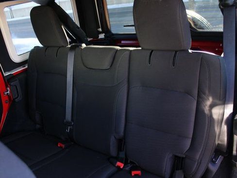 Used 2022 Jeep Wrangler Unlimited Sport image 31