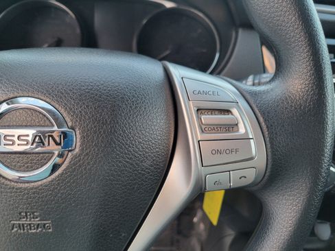 Used 2015 Nissan Rogue S FWD image 29