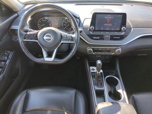 Used 2024 Nissan Altima 2.5 SR FWD image 16