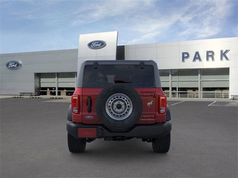 New 2025 Ford Bronco Base image 5