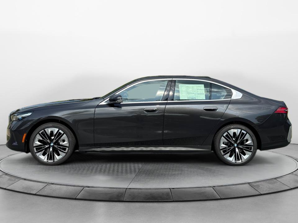 New 2027 BMW 530i xDrive w/ Premium Package AWD/4WD image 4