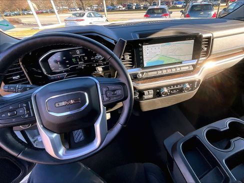 Used 2025 GMC Sierra 2500 SLE w/ SLE Convenience Package image 18