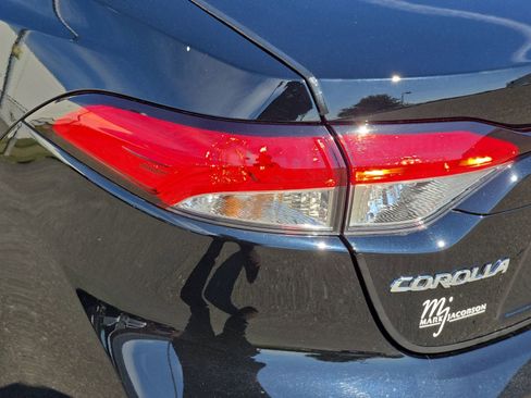 Used 2025 Toyota Corolla LE FWD image 34