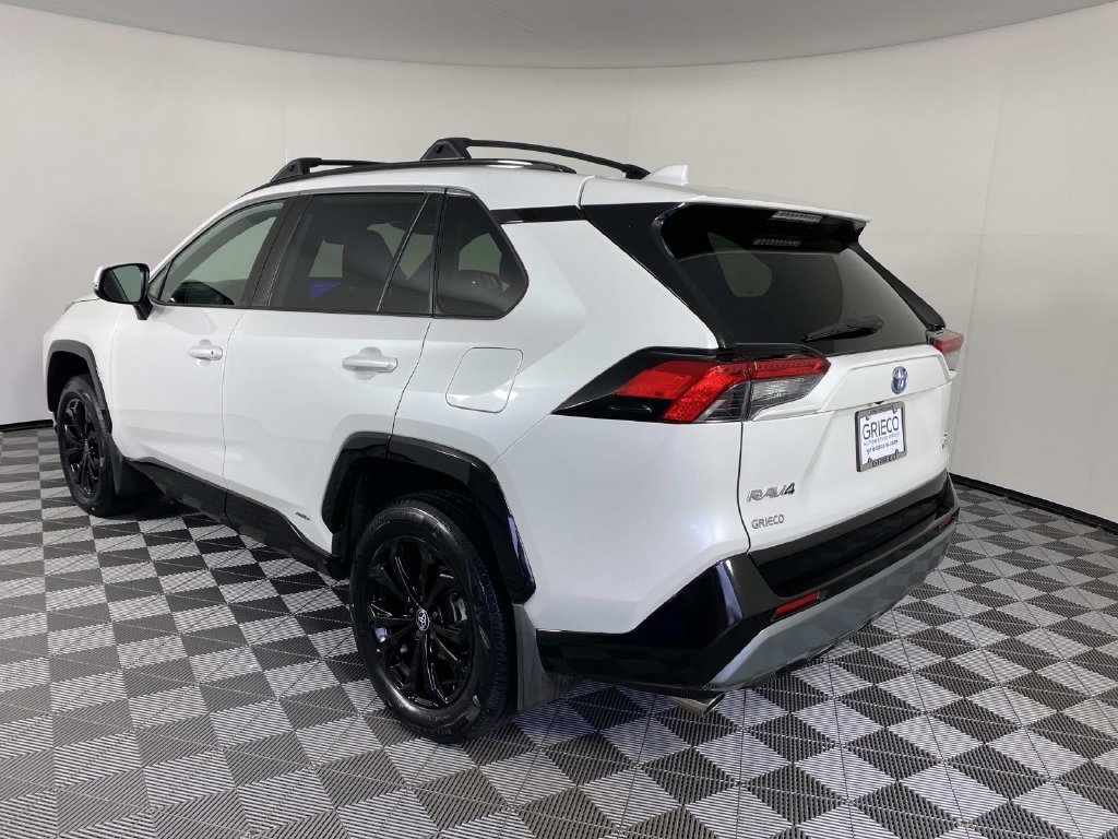 Used 2024 Toyota RAV4 SE w/ Convenience Package AWD/4WD image 6