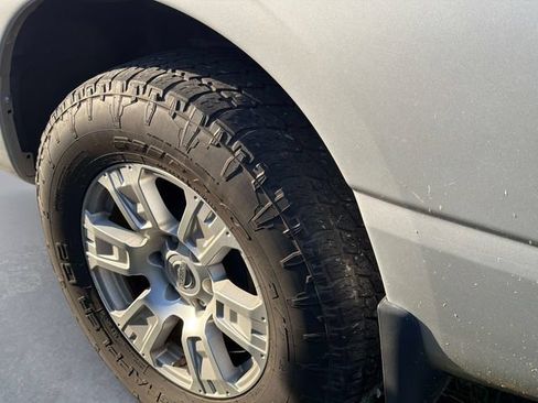 Used 2017 Nissan Titan SV RWD image 10