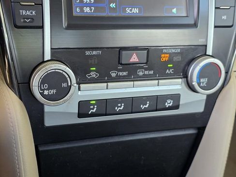 Used 2012 Toyota Camry LE FWD image 14