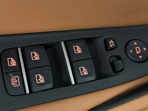 Used 2023 BMW 530e w/ Executive Package image 13