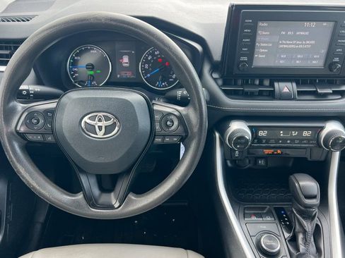 Used 2019 Toyota RAV4 LE image 11