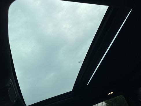 Used 2015 Ford F150 Platinum w/ Equipment Group 701A Luxury image 8