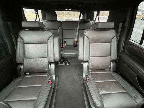 Used 2021 Chevrolet Suburban High Country image 18