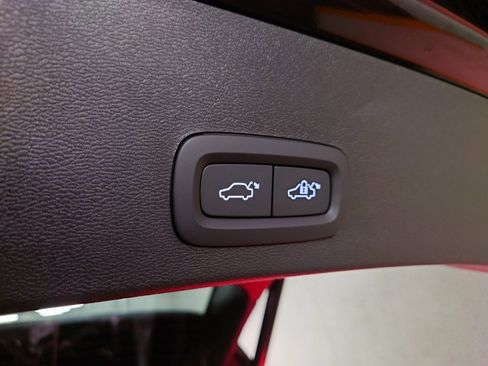 New 2025 Volvo XC40 B5 Ultra w/ Protection Package Premier image 7