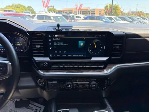 Used 2025 Chevrolet Silverado 1500 LT Trail Boss w/ Convenience Package II AWD/4WD image 39
