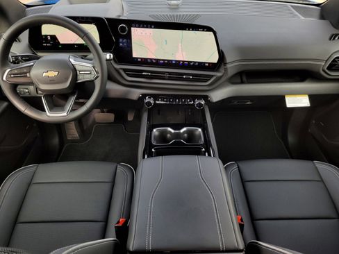 New 2025 Chevrolet Silverado EV LT image 19