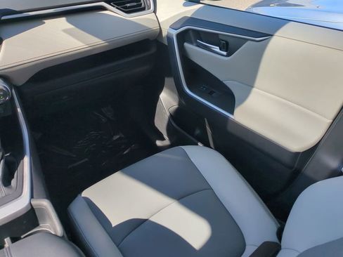 Used 2023 Toyota RAV4 XLE Premium image 16