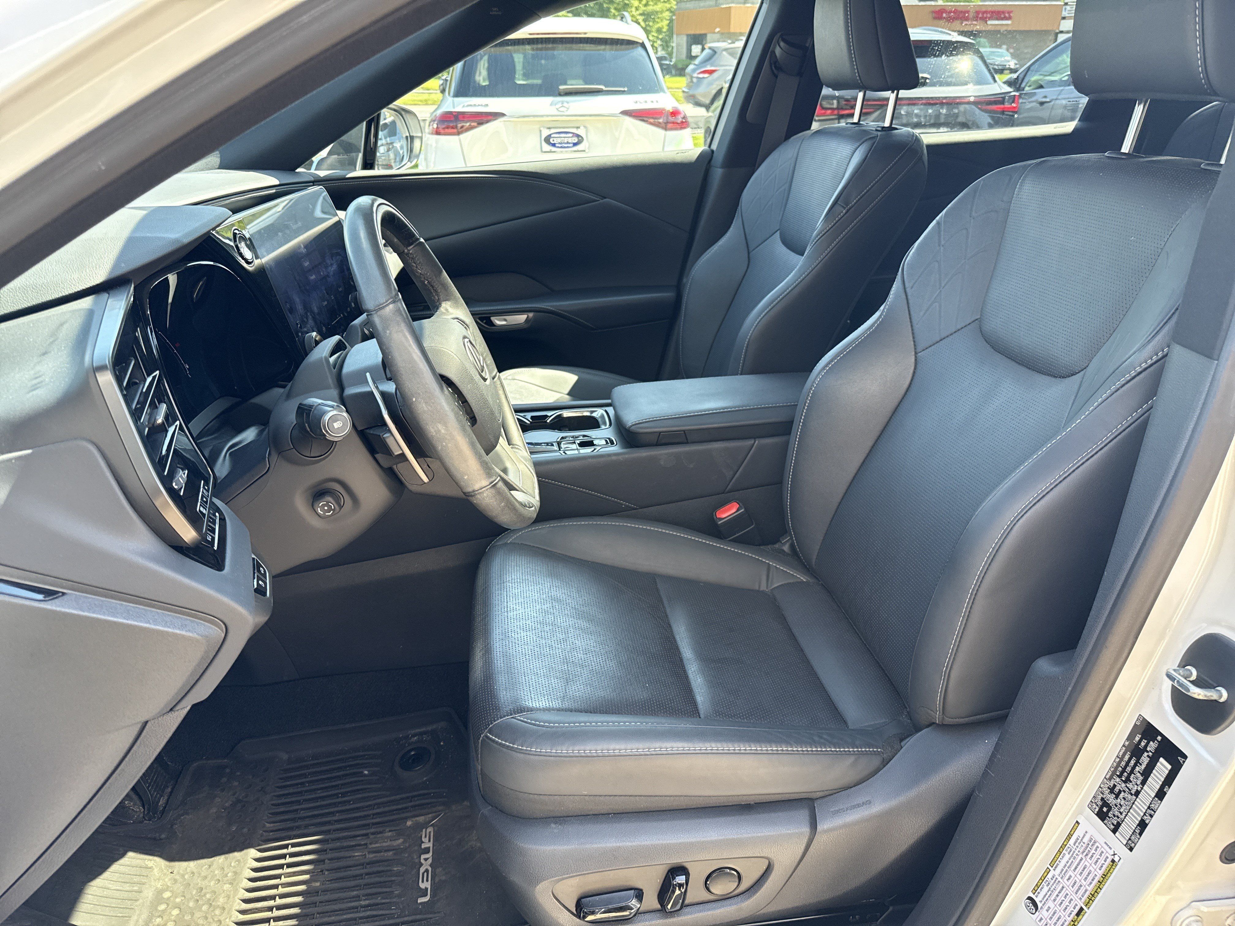 Used 2024 Lexus RX 350 Premium Plus w/ Convenience Package AWD/4WD image 4
