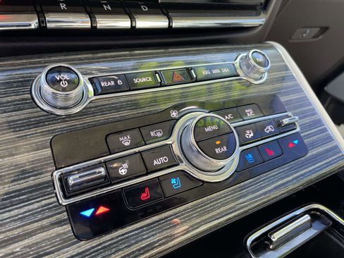 Used 2023 Lincoln Aviator Black Label w/ Dynamic Handling Package image 22