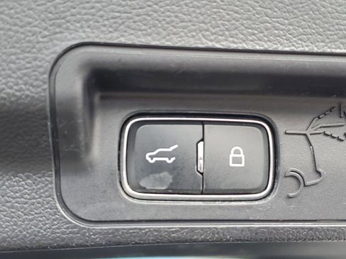 Used 2022 Ford Explorer ST-Line w/ Class IV Trailer Tow Package image 32