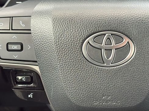 Used 2025 Toyota Camry SE w/ Multimedia Upgrade Package image 21