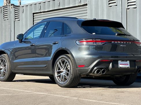 Used 2024 Porsche Macan image 3