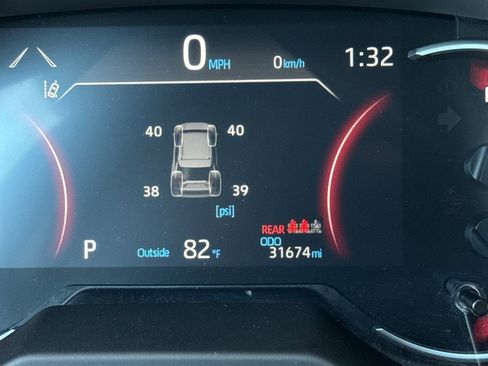 Used 2025 Toyota RAV4 XLE FWD image 26