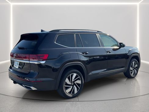 Used 2025 Volkswagen Atlas SE FWD image 5