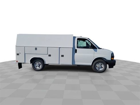 New 2025 Chevrolet Express 3500 Work Van w/ Power Convenience Package image 9
