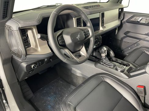 New 2025 Ford Bronco Outer Banks w/ Sasquatch Package image 3