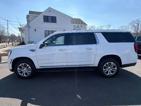 Used 2025 GMC Yukon XL Denali AWD/4WD image 4