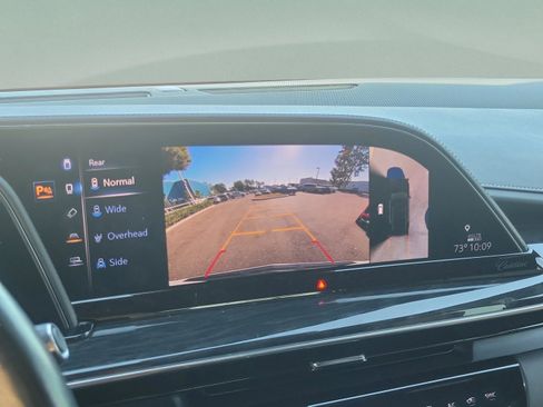 Used 2021 Cadillac Escalade Premium Luxury image 24