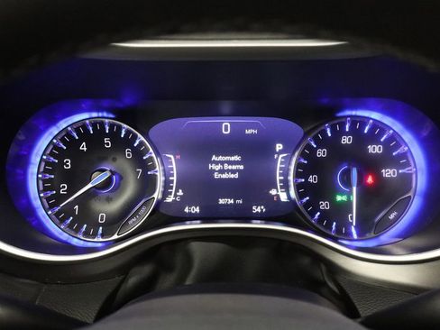 Used 2024 Chrysler Pacifica Touring-L FWD image 22