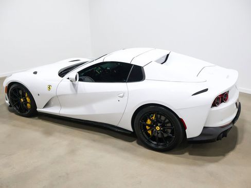 Used 2022 Ferrari 812 GTS RWD image 22