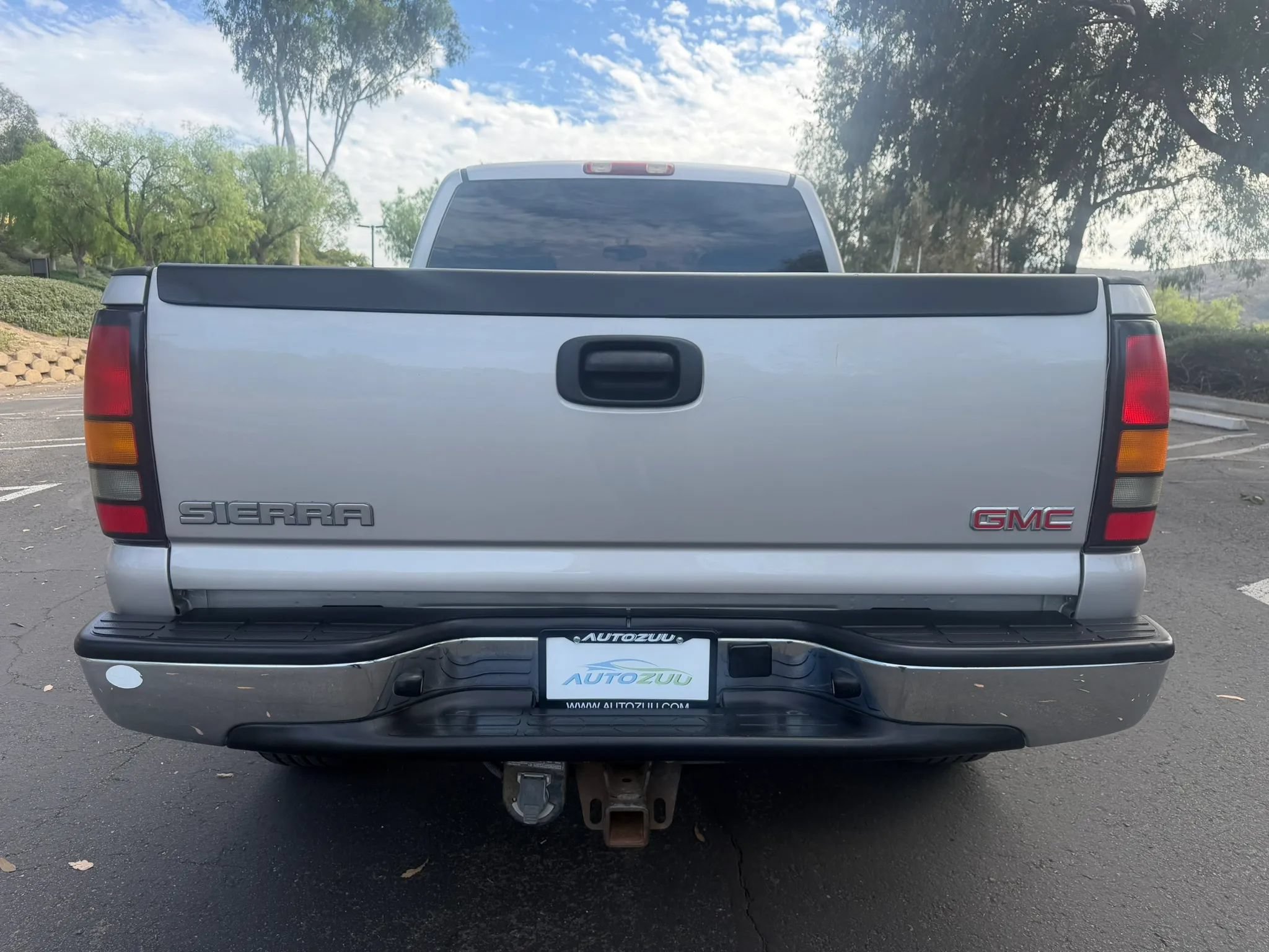 Used 2005 GMC Sierra 1500 SLE w/ Light Duty Power Package AWD/4WD image 4