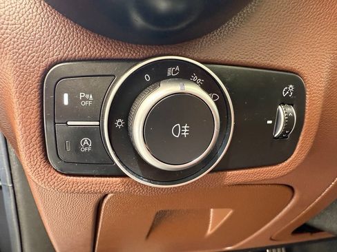 Used 2019 Alfa Romeo Stelvio Ti Lusso w/ Quick Order Package 22X Lusso AWD/4WD image 35