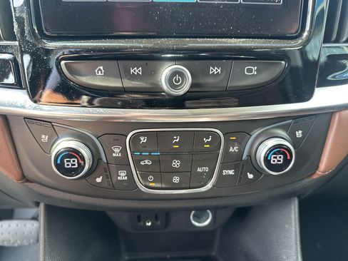 Used 2018 Chevrolet Traverse High Country AWD/4WD image 16