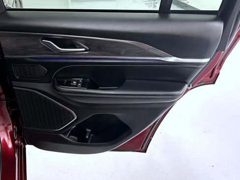 Certified 2022 Jeep Grand Cherokee Overland image 17