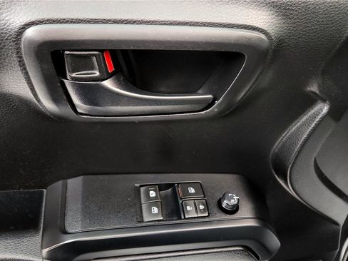 Certified 2019 Toyota Tacoma SR image 22