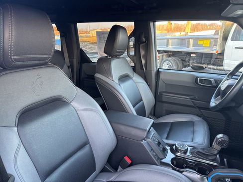 Used 2024 Ford Bronco Black Diamond w/ Sasquatch Package image 32