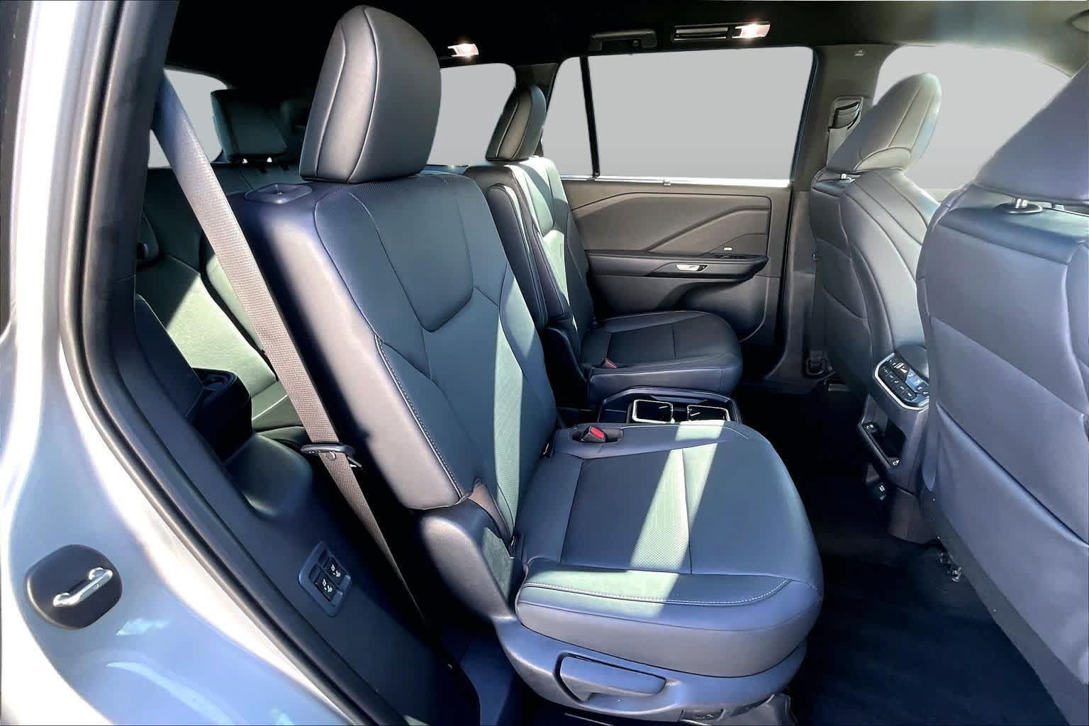 Used 2025 Lexus TX 500h AWD w/ Technology Package image 21