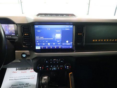 Used 2023 Ford Bronco Badlands w/ Sasquatch Package AWD/4WD image 13