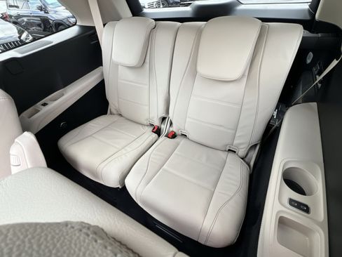New 2026 Mercedes-Benz GLS 450 4MATIC image 31