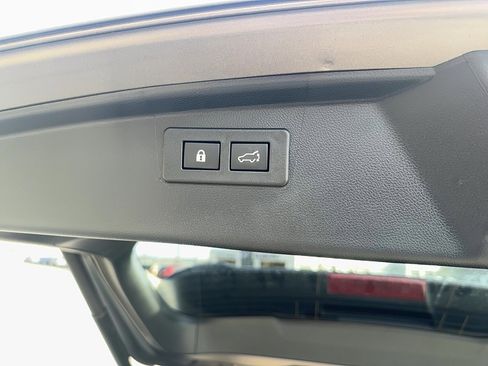 Used 2022 Subaru Outback Limited w/ Popular Package #2 image 19