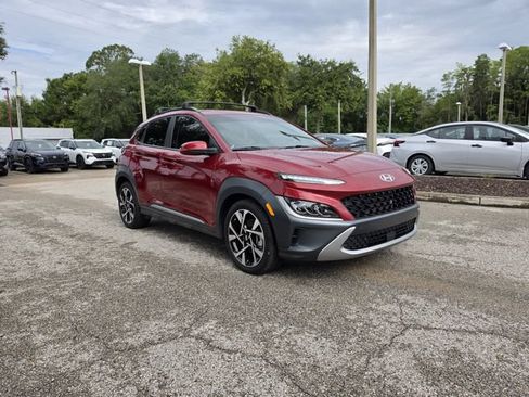 Used 2023 Hyundai Kona Limited AWD/4WD image 2
