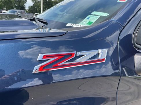 Used 2021 Chevrolet Silverado 1500 LT Trail Boss w/ Convenience Package II image 3