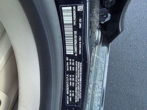 Used 2022 Maserati Quattroporte Modena image 21