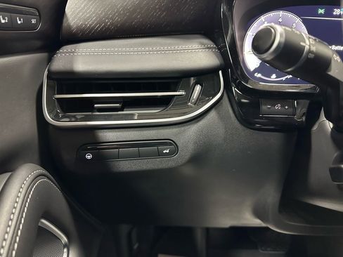 Used 2023 INFINITI QX60 Sensory w/ Cargo Package image 17