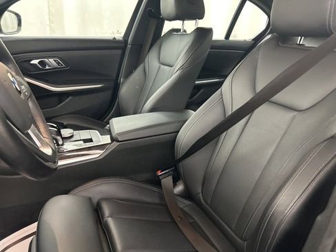 Used 2022 BMW 330i xDrive Sedan w/ Driving Assistance Package image 9