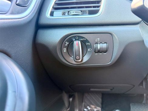 Used 2018 Audi Q3 2.0T Premium FWD image 20