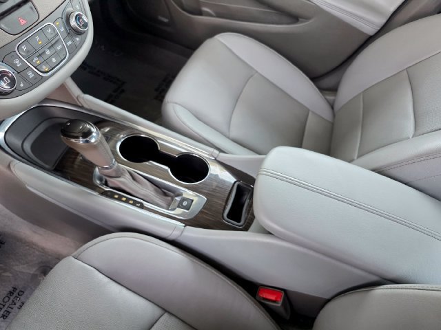 Used 2019 Chevrolet Malibu Premier w/ Sun and Wheel Package FWD image 33