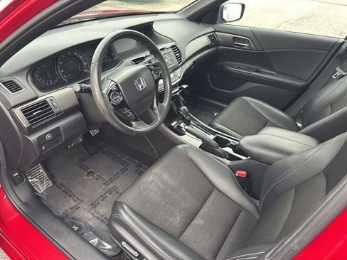 Used 2016 Honda Accord Sport image 29
